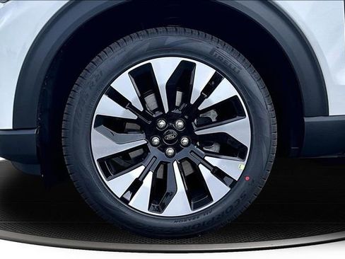 New 2026 Ford Explorer Platinum image 13