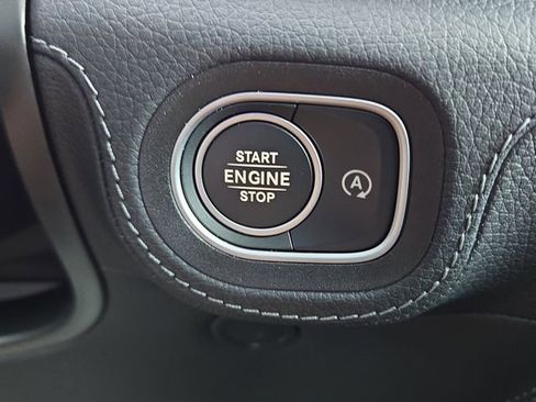 New 2025 Mercedes-Benz GLS 580 4MATIC image 11