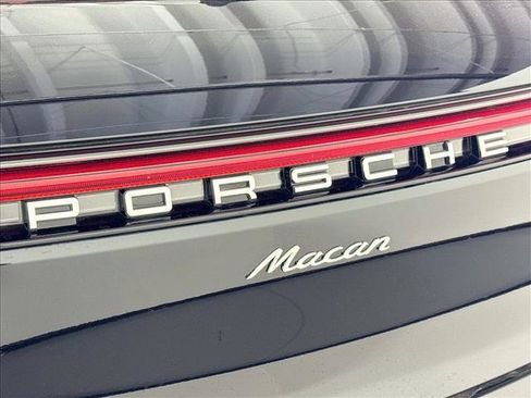 Used 2026 Porsche Macan AWD/4WD image 25