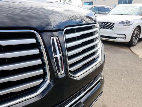 Used 2016 Lincoln Navigator L Reserve image 17