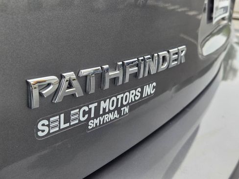 Used 2018 Nissan Pathfinder SL FWD image 9