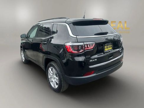 Used 2022 Jeep Compass Latitude w/ Convenience Group AWD/4WD image 5