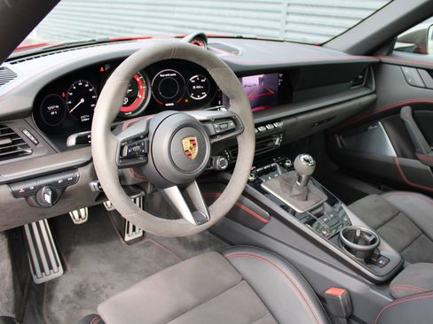 Certified 2022 Porsche 911 Targa 4 GTS image 4