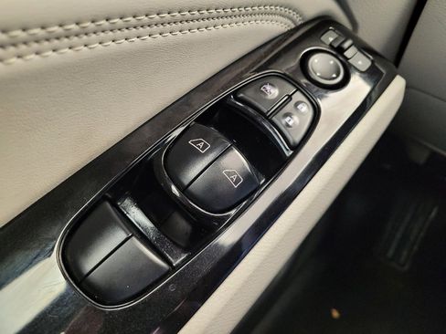 Used 2020 Nissan Altima 2.5 Platinum image 27