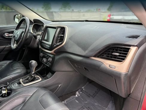 Used 2016 Jeep Cherokee Limited FWD image 19