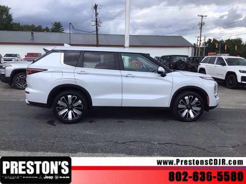 Used 2025 Mitsubishi Outlander SE AWD/4WD image 8
