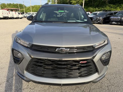 Used 2023 Chevrolet TrailBlazer RS w/ Convenience Package FWD image 2