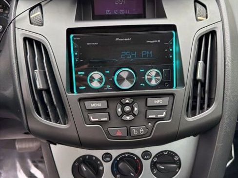 Used 2012 Ford Focus SE FWD image 7