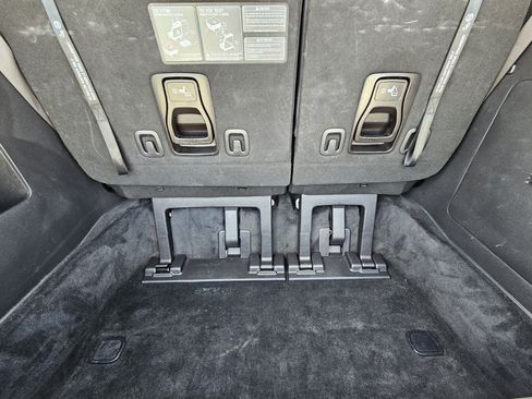 Used 2022 Kia Carnival LX FWD image 34