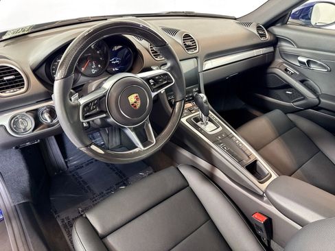 Used 2025 Porsche 718 Cayman image 4