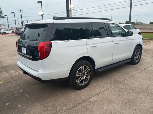 Used 2025 Ford Expedition Active AWD/4WD image 7