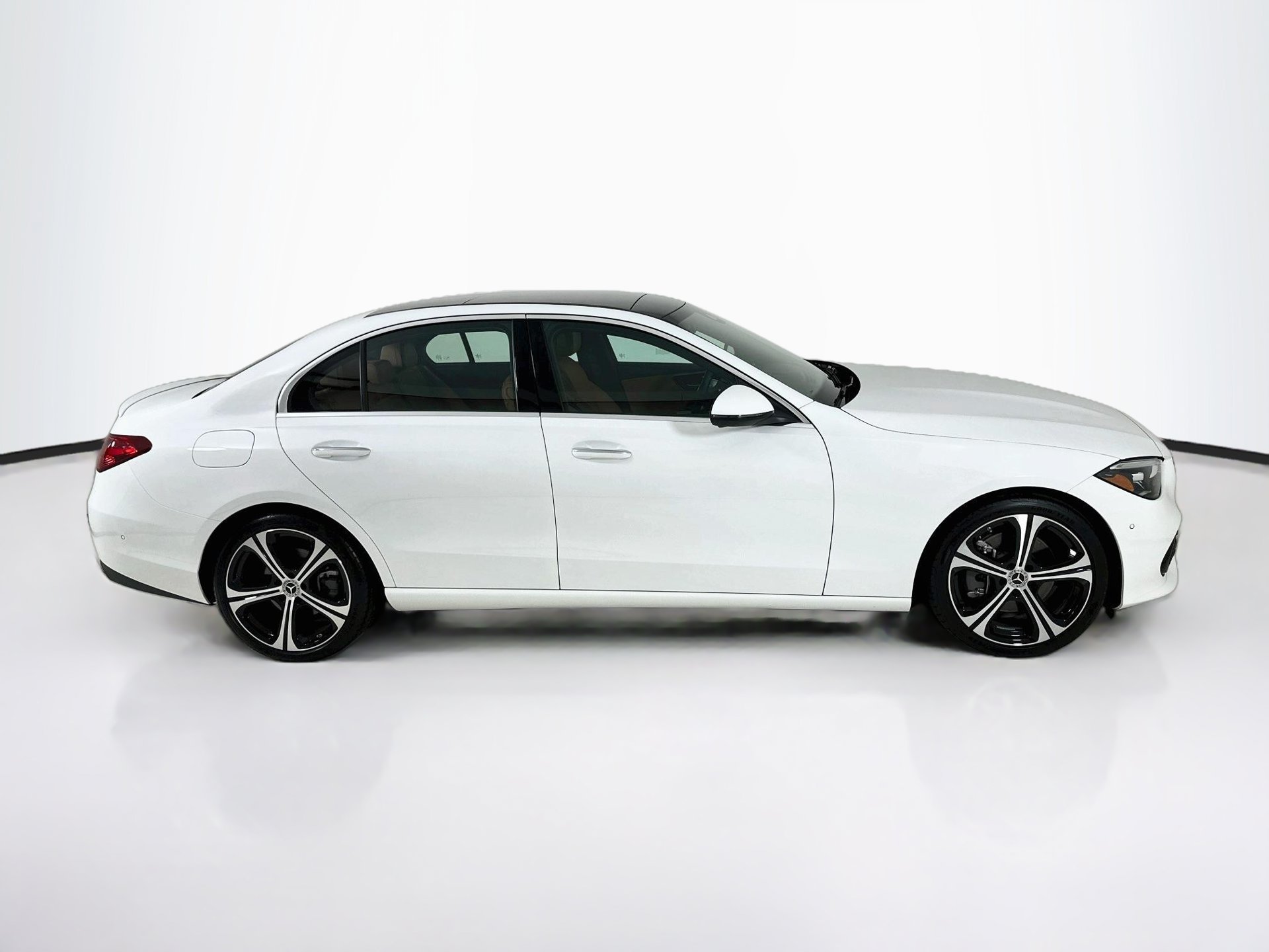 Used 2025 Mercedes-Benz C 300 Sedan image 9