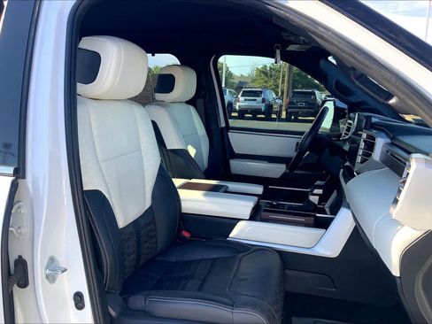 Used 2023 Toyota Tundra Capstone AWD/4WD image 9
