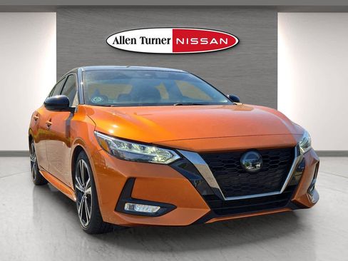 Used 2022 Nissan Sentra SR w/ Lighting Package FWD image 2