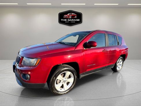 Used 2015 Jeep Compass Latitude AWD/4WD image 2