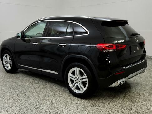 Used 2023 Mercedes-Benz GLA 250 4MATIC w/ Premium Package image 5