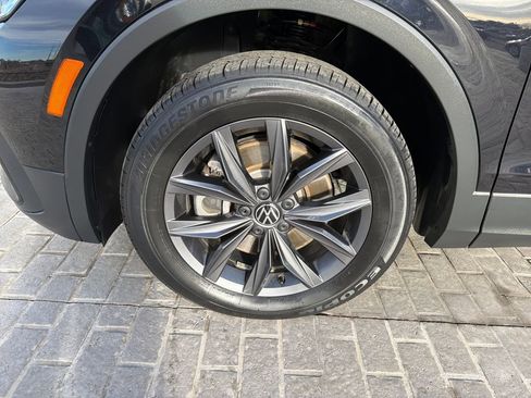 Certified 2022 Volkswagen Tiguan SE image 27