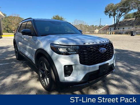 New 2026 Ford Explorer ST-Line w/ ST-Line Street Pack image 6