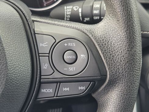 Used 2025 Toyota RAV4 XLE FWD image 24