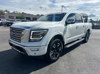 Used 2024 Nissan Titan Platinum Reserve w/ Moonroof Package AWD/4WD video 1
