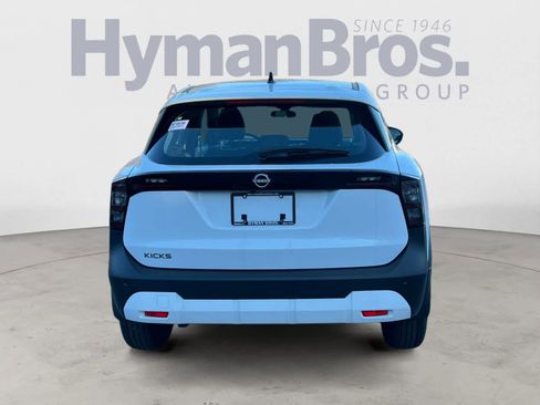 New 2026 Nissan Kicks S image 4
