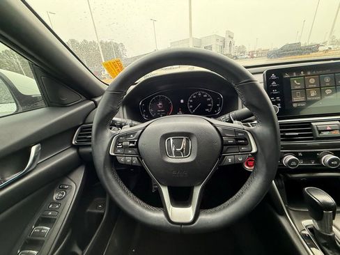 Used 2019 Honda Accord Sport image 14