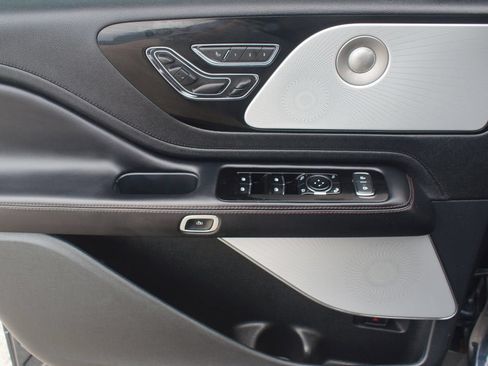Used 2023 Lincoln Aviator Reserve w/ Equipment Group 201A AWD/4WD image 30