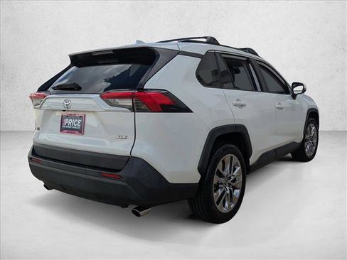 Certified 2019 Toyota RAV4 XLE Premium image 5