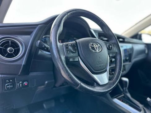 Used 2017 Toyota Corolla LE FWD image 12