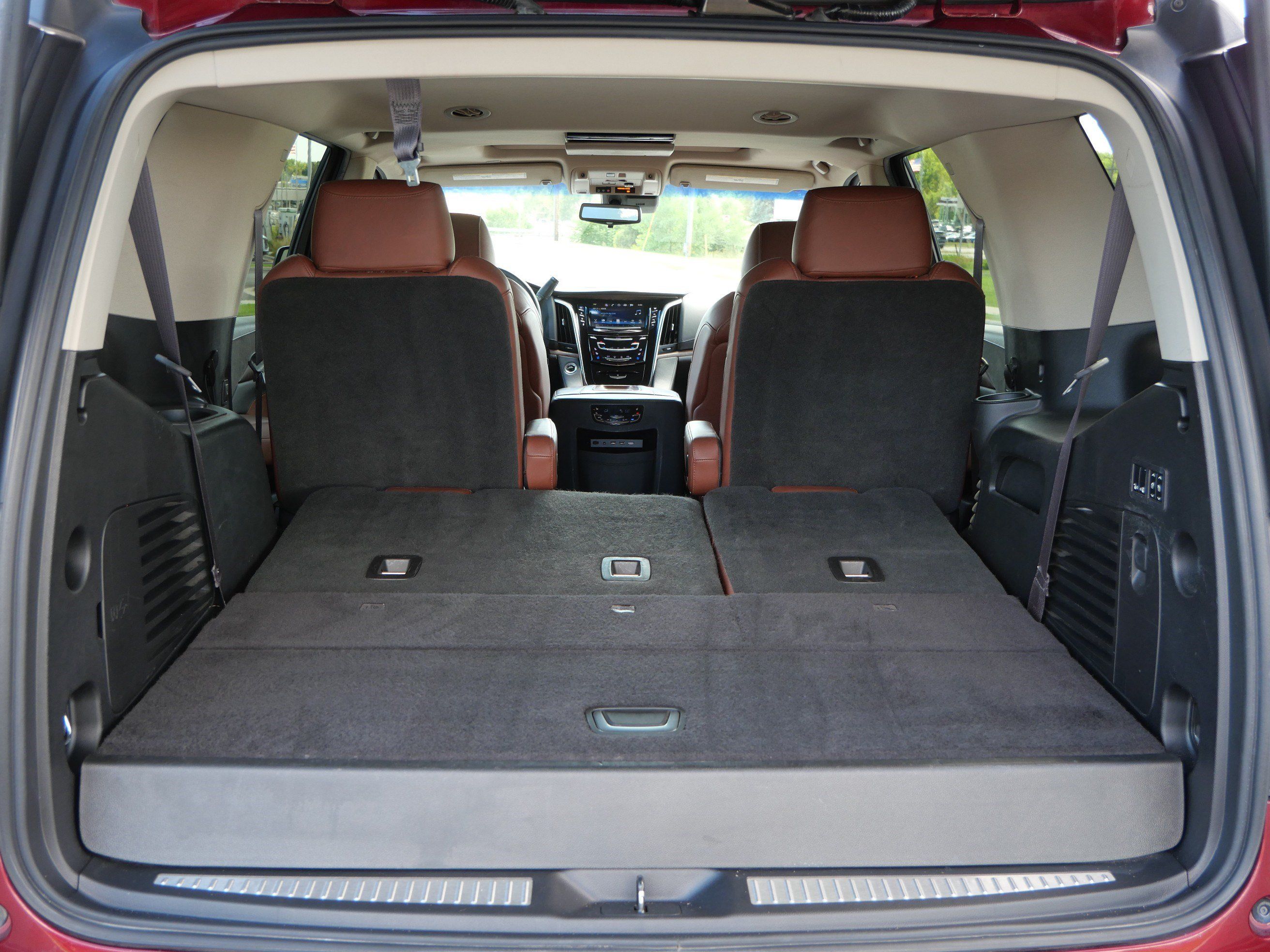 Used 2017 Cadillac Escalade Luxury AWD/4WD image 18