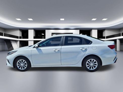 Used 2024 Kia Forte LX FWD image 3
