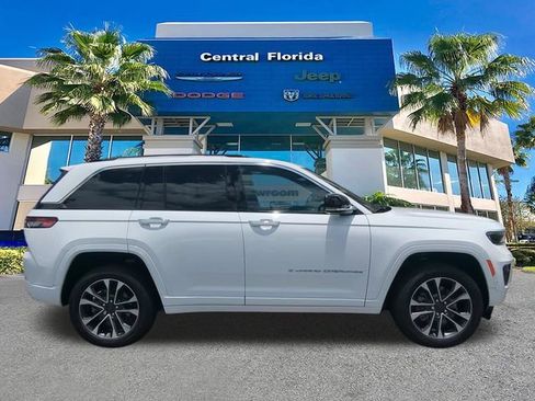 Used 2022 Jeep Grand Cherokee Overland w/ Advanced Protech Group III AWD/4WD image 4
