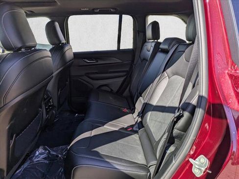 New 2024 Jeep Grand Cherokee Altitude image 15