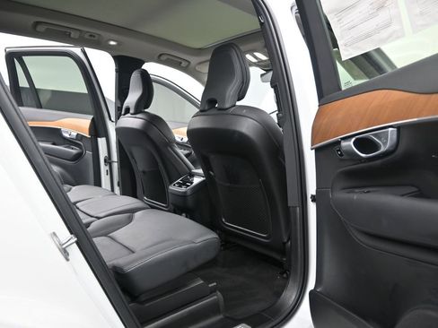 Certified 2024 Volvo XC90 B5 Plus image 18