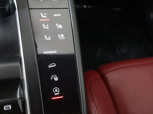 Used 2023 Porsche Macan S AWD/4WD image 52