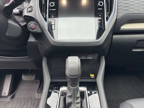 Used 2025 Subaru Forester Limited image 11