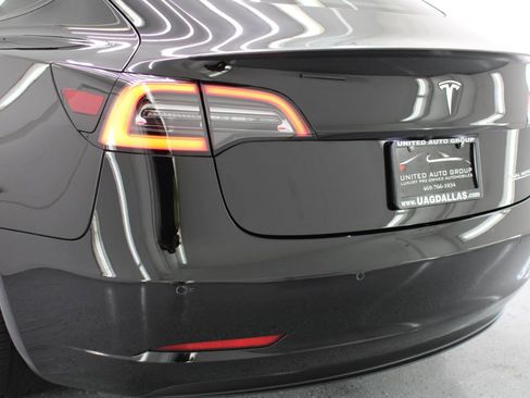 Used 2021 Tesla Model 3 Performance image 24
