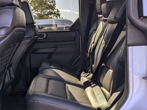 New 2025 Ford Bronco Badlands image 31