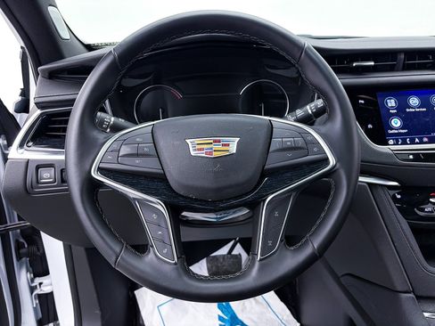 Used 2025 Cadillac XT5 Premium Luxury image 32
