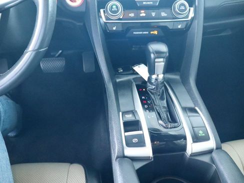 Used 2016 Honda Civic Touring image 20