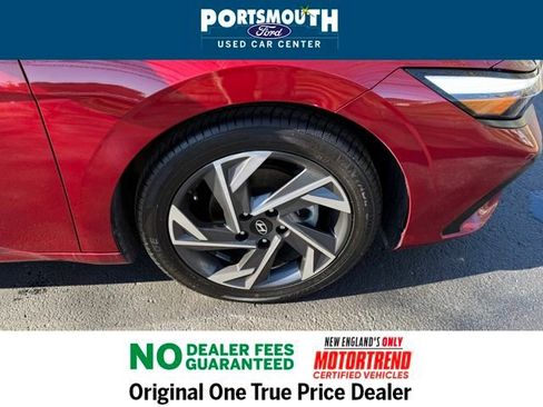 Used 2024 Hyundai Elantra Limited image 32