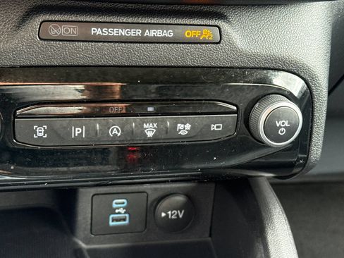 Used 2023 Ford Escape Platinum AWD/4WD image 30