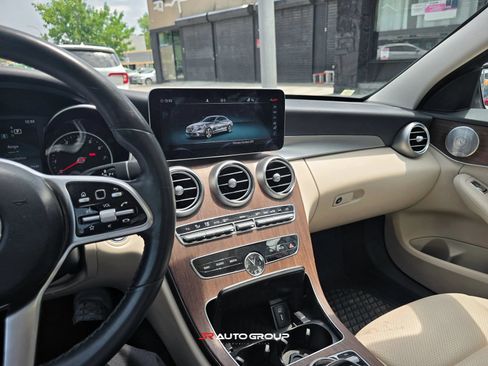 Used 2019 Mercedes-Benz C 300 4MATIC Sedan image 60
