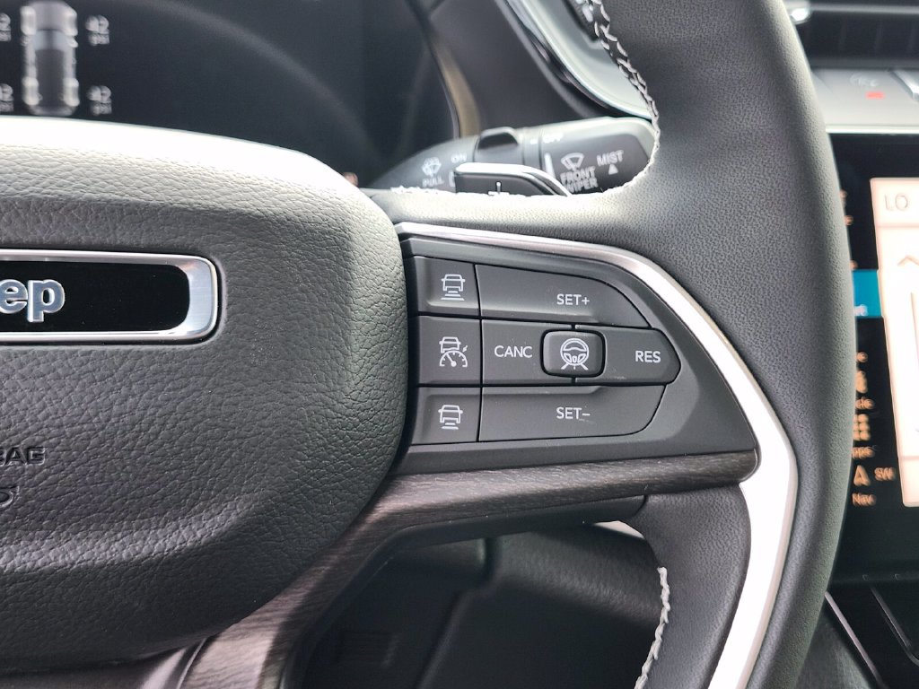 New 2026 Jeep Grand Cherokee Altitude AWD/4WD image 31