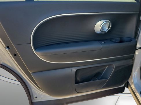 New 2026 Hyundai Ioniq 9 SE image 12