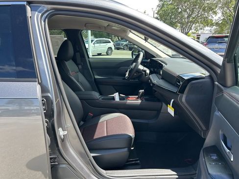 New 2026 Nissan Kicks SR FWD image 40