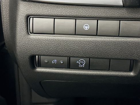 Used 2023 Nissan Rogue SV AWD/4WD image 17