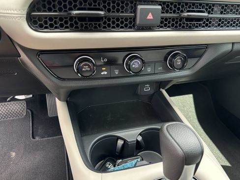 Used 2025 Honda HR-V LX image 24