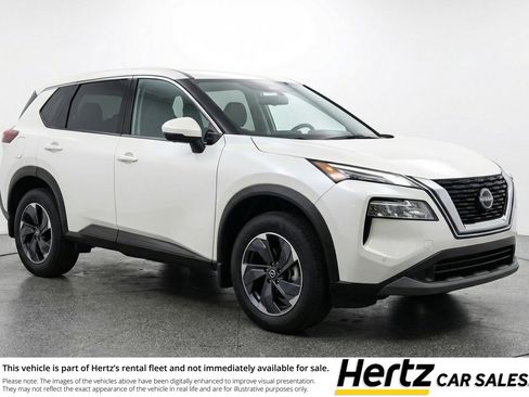 Used 2025 Nissan Rogue SV image 1