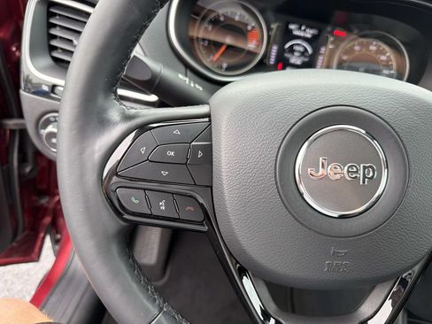 Used 2021 Jeep Cherokee Latitude Plus AWD/4WD image 26